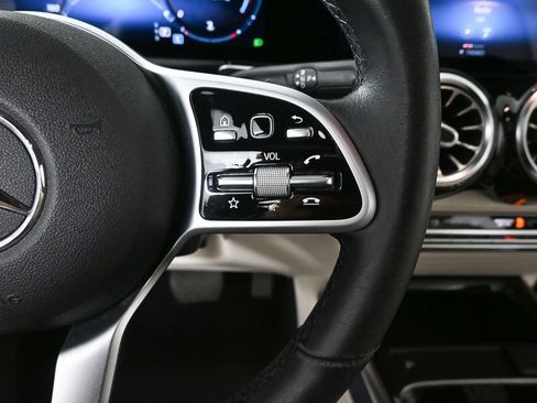 Certified 2021 Mercedes-Benz GLB 250 4MATIC image 11