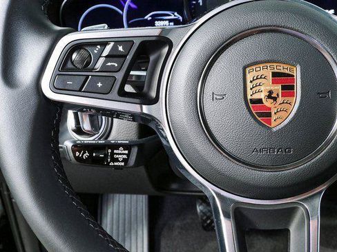 Certified 2023 Porsche Cayenne AWD/4WD image 10