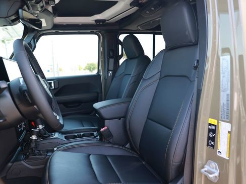 New 2026 Jeep Wrangler Unlimited Sahara AWD/4WD image 16
