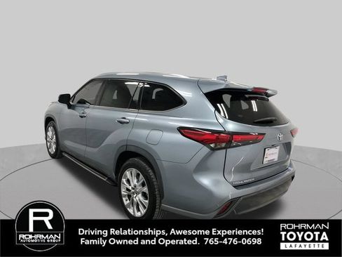 Used 2021 Toyota Highlander Limited FWD image 4