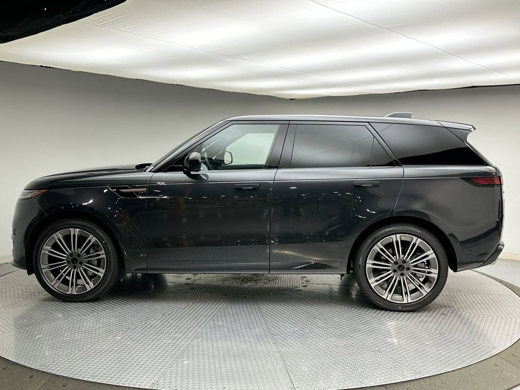 New 2027 Land Rover Range Rover Sport Dynamic SE AWD/4WD image 2