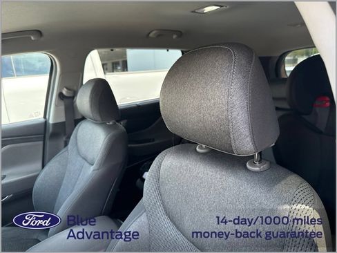 Used 2019 Hyundai Santa Fe SEL FWD image 3