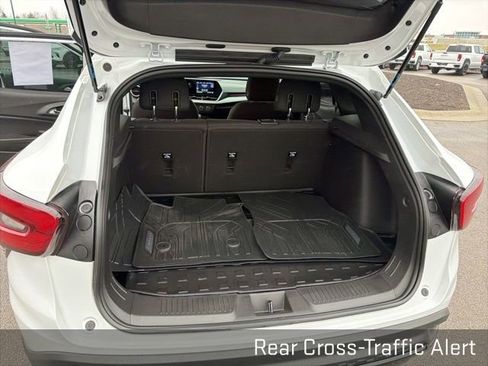 Used 2024 Chevrolet Trax RS w/ Driver Confidence Package image 25