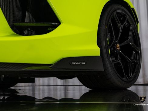 Used 2024 Lamborghini Revuelto image 14