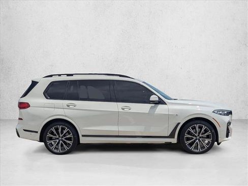 Used 2021 BMW X7 M50i AWD/4WD image 3