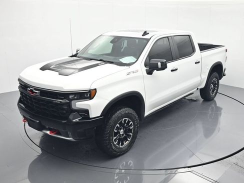 Used 2024 Chevrolet Silverado 1500 ZR2 w/ Technology Package AWD/4WD image 31