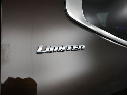 Used 2025 Toyota Tundra Limited image 5