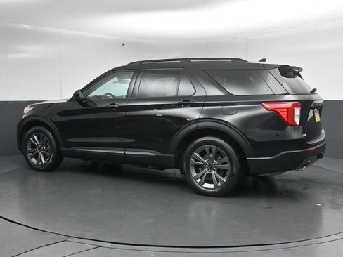 Certified 2024 Ford Explorer XLT w/ Equipment Group 202A AWD/4WD image 5