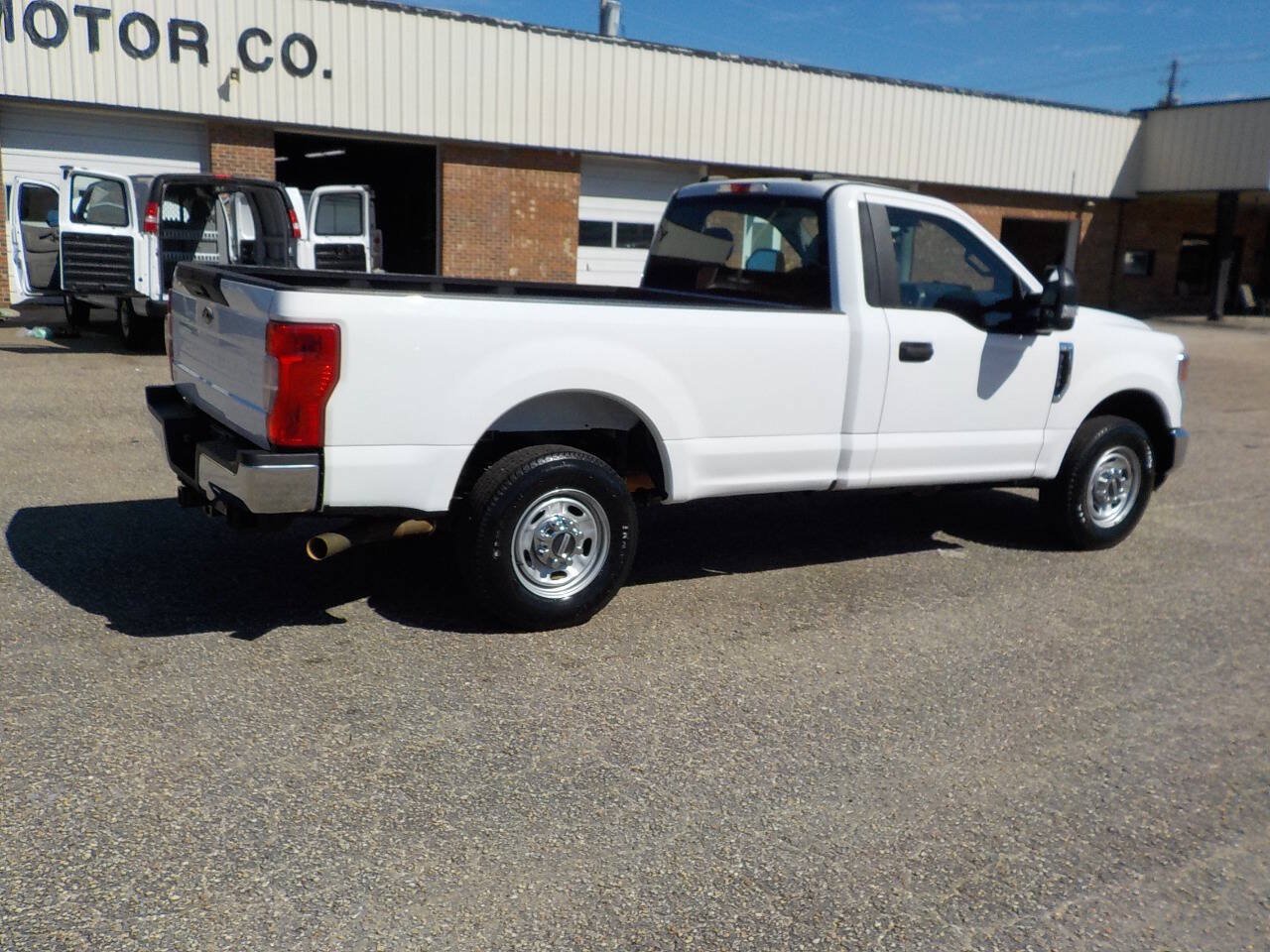 Used 2022 Ford F250 XL w/ Power Equipment Group RWD image 6