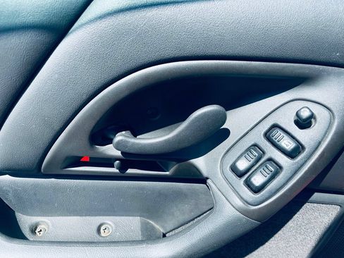 Used 2002 Chevrolet Camaro Z28 RWD image 13