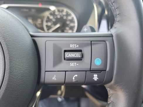 Used 2024 Nissan Pathfinder SV FWD image 29