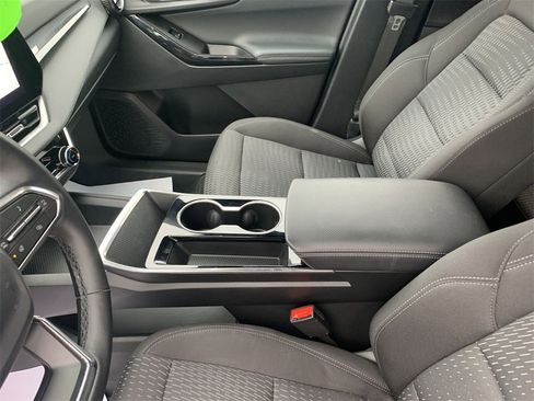 Used 2025 Chevrolet Equinox LT image 22