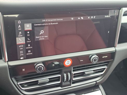 New 2026 Porsche Macan image 21