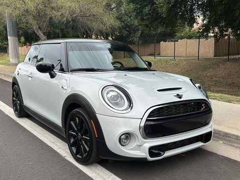 Used 2020 MINI Cooper S image 2