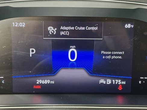 Used 2023 Volkswagen Tiguan SE w/ Panoramic Sunroof Package FWD image 19
