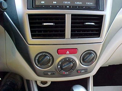 Used 2010 Subaru Impreza Outback Sport image 25