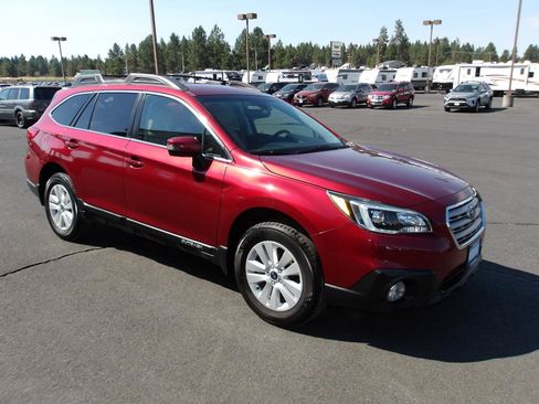 Used 2017 Subaru Outback 2.5i Premium AWD/4WD image 7