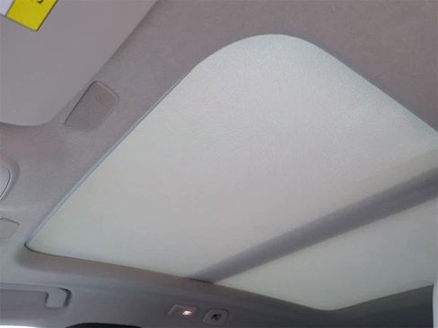 New 2026 Volvo XC40 B5 Ultra w/ Protection Package Premier image 18