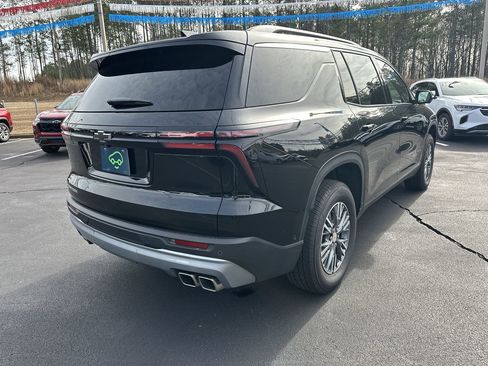 New 2025 Chevrolet Traverse LT w/ Enhanced Driving Package image 8