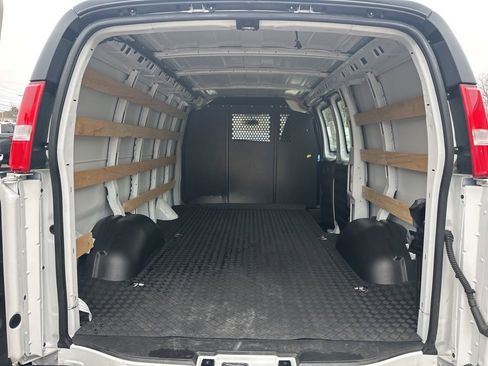 Used 2024 GMC Savana 2500 w/ Driver Convenience Package RWD image 32