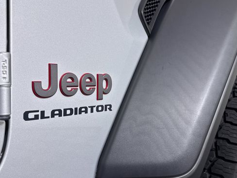 Used 2022 Jeep Gladiator Rubicon w/ LED Lighting Group image 28