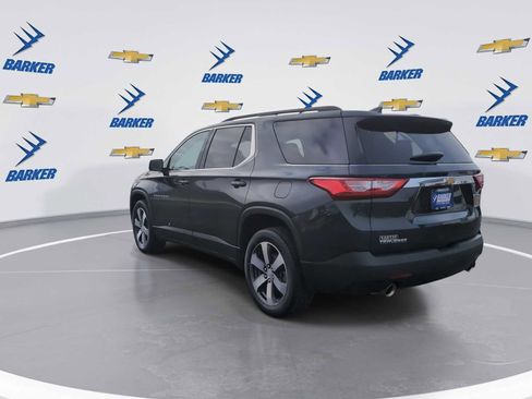 Used 2021 Chevrolet Traverse LT w/ LT Premium Package image 6