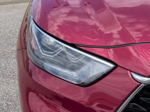 Certified 2024 Toyota Highlander Limited FWD image 10