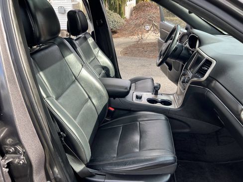 Used 2014 Jeep Grand Cherokee Limited w/ Luxury Group II image 14