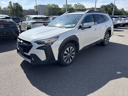 Used 2023 Subaru Outback Touring XT AWD/4WD image 4
