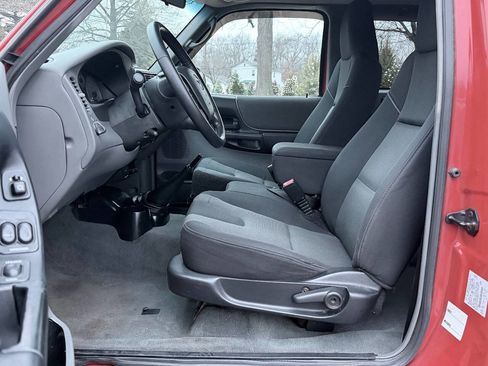 Used 2004 MAZDA B-Series Pickup 4x4 Cab Plus B4000 w/ Convenience Pkg image 10