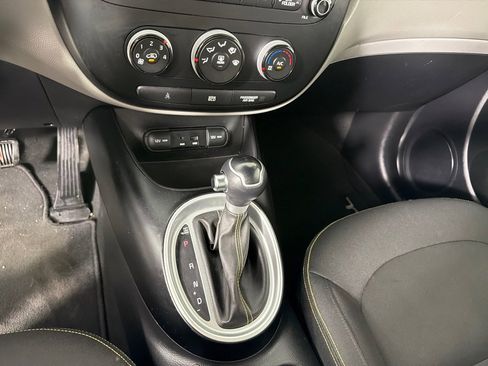 Used 2014 Kia Soul + FWD image 17