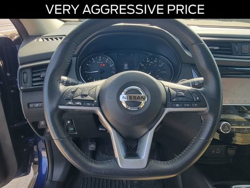 Used 2018 Nissan Rogue SV w/ Premium Package FWD image 21