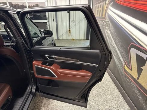 Used 2023 Kia Telluride EX w/ EX Captain's Chair Package AWD/4WD image 26