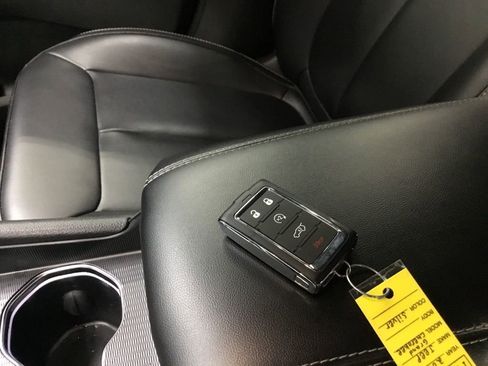 Used 2025 Jeep Grand Cherokee Limited AWD/4WD image 10