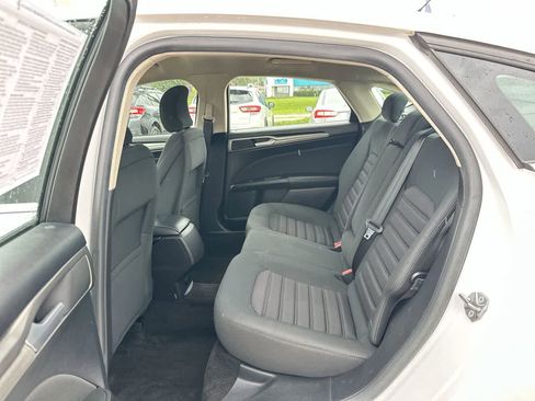 Used 2018 Ford Fusion SE image 24