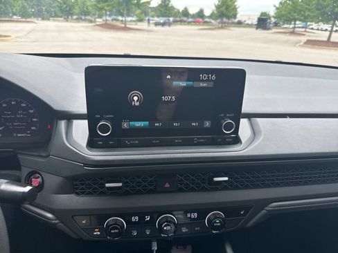Used 2023 Honda Accord EX image 4