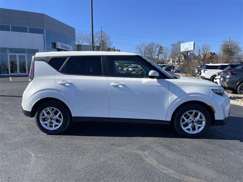 Certified 2023 Kia Soul LX w/ Option Group 015 image 4