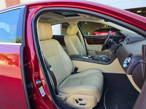 Used 2012 Jaguar XJ RWD image 25