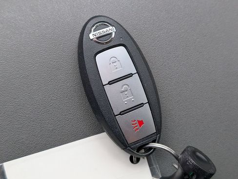 Used 2021 Nissan Frontier S RWD image 31