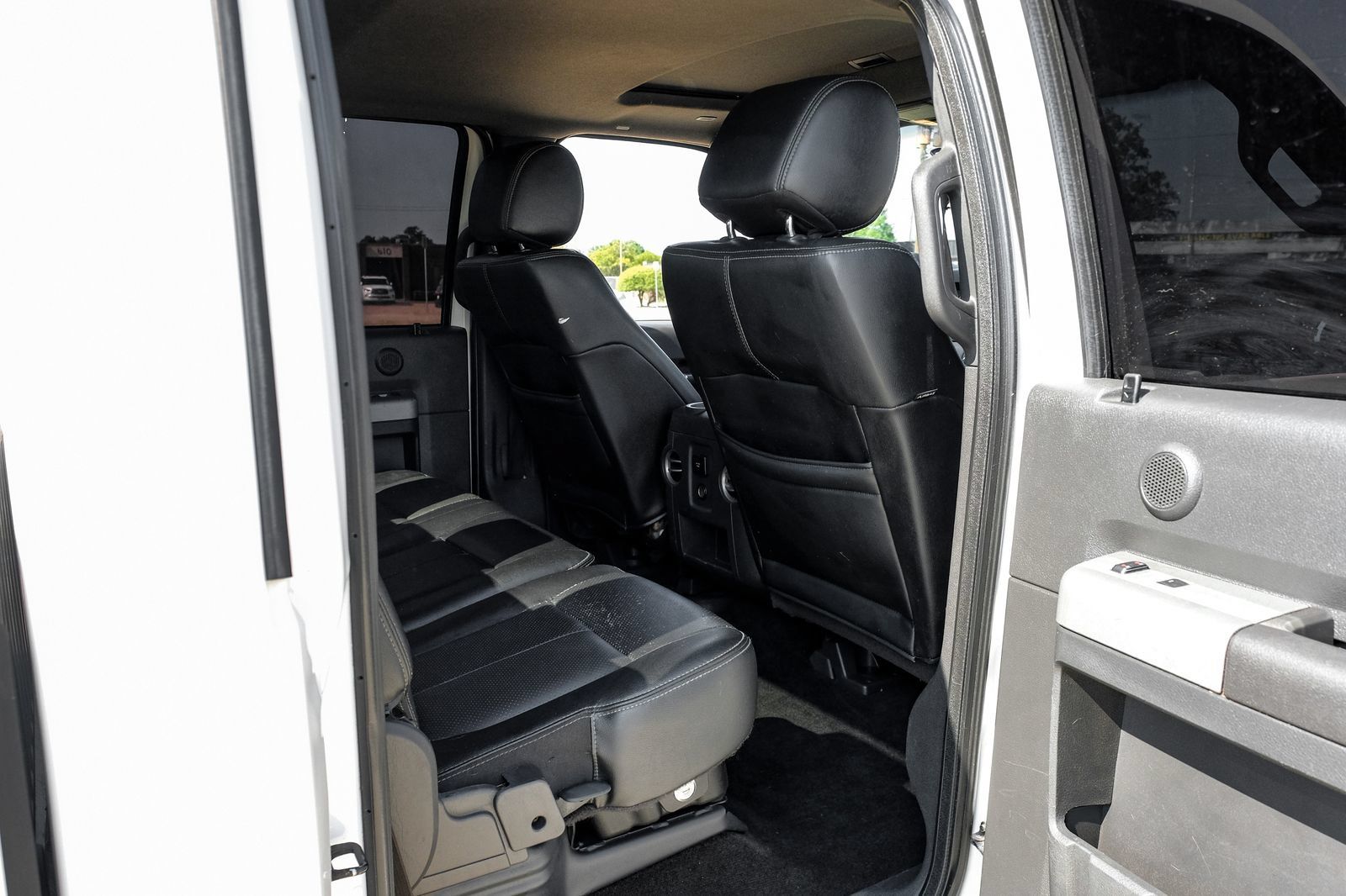 Used 2016 Ford F350 Lariat w/ Lariat Ultimate Package AWD/4WD image 39