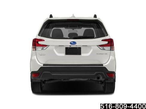 Used 2023 Subaru Forester Premium image 9