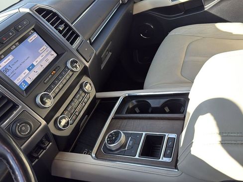 Used 2019 Ford Expedition Max Platinum image 21
