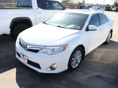 Used 2013 Toyota Camry XLE image 5
