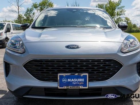 Used 2022 Ford Escape SE w/ Cold Weather Package AWD/4WD image 3