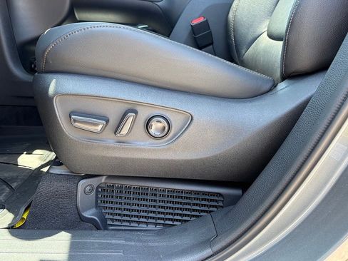 Used 2026 Toyota Sienna Limited FWD image 14