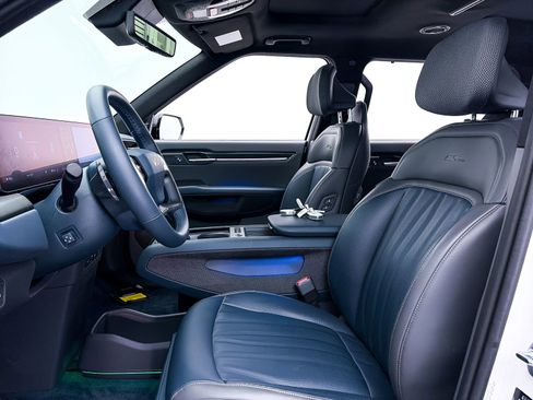 Used 2024 Kia EV9 GT-Line AWD/4WD image 22