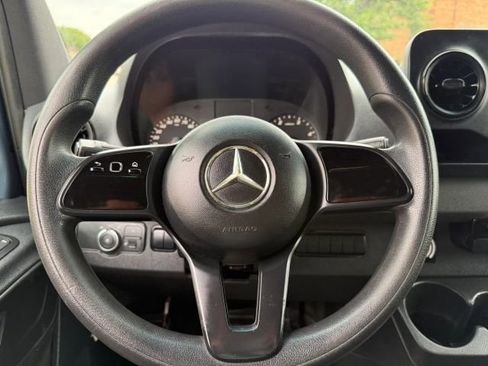 Used 2019 Mercedes-Benz Sprinter 144 image 17