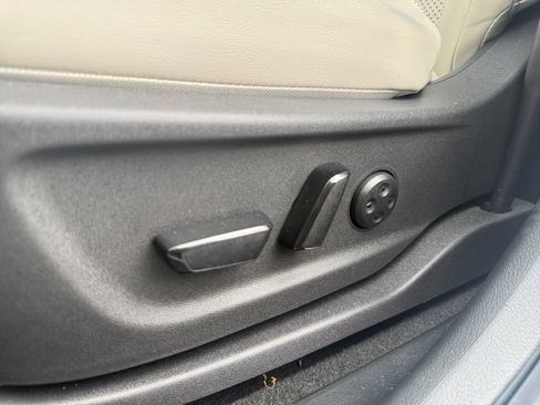Used 2023 Nissan Ariya FWD image 24