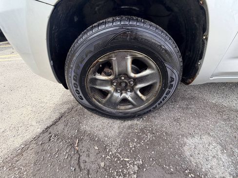 Used 2007 Toyota RAV4 4WD image 28