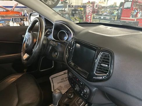 Used 2019 Jeep Compass Limited AWD/4WD image 22